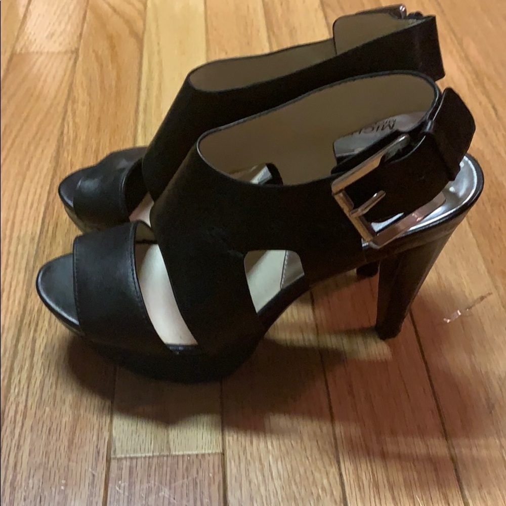 MICHAEL Michael Kors black platform sandal 8.5